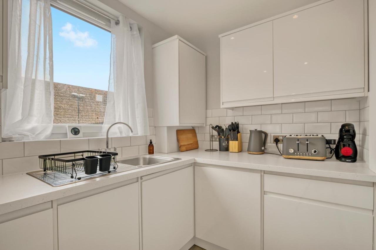 Homely 1Bed Apartment Vauxhall Londen Buitenkant foto