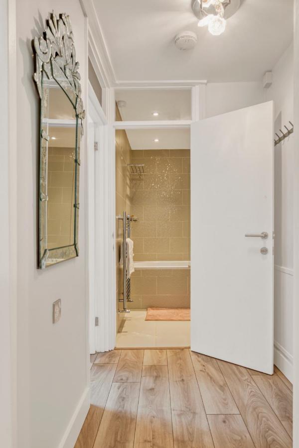 Homely 1Bed Apartment Vauxhall Londen Buitenkant foto
